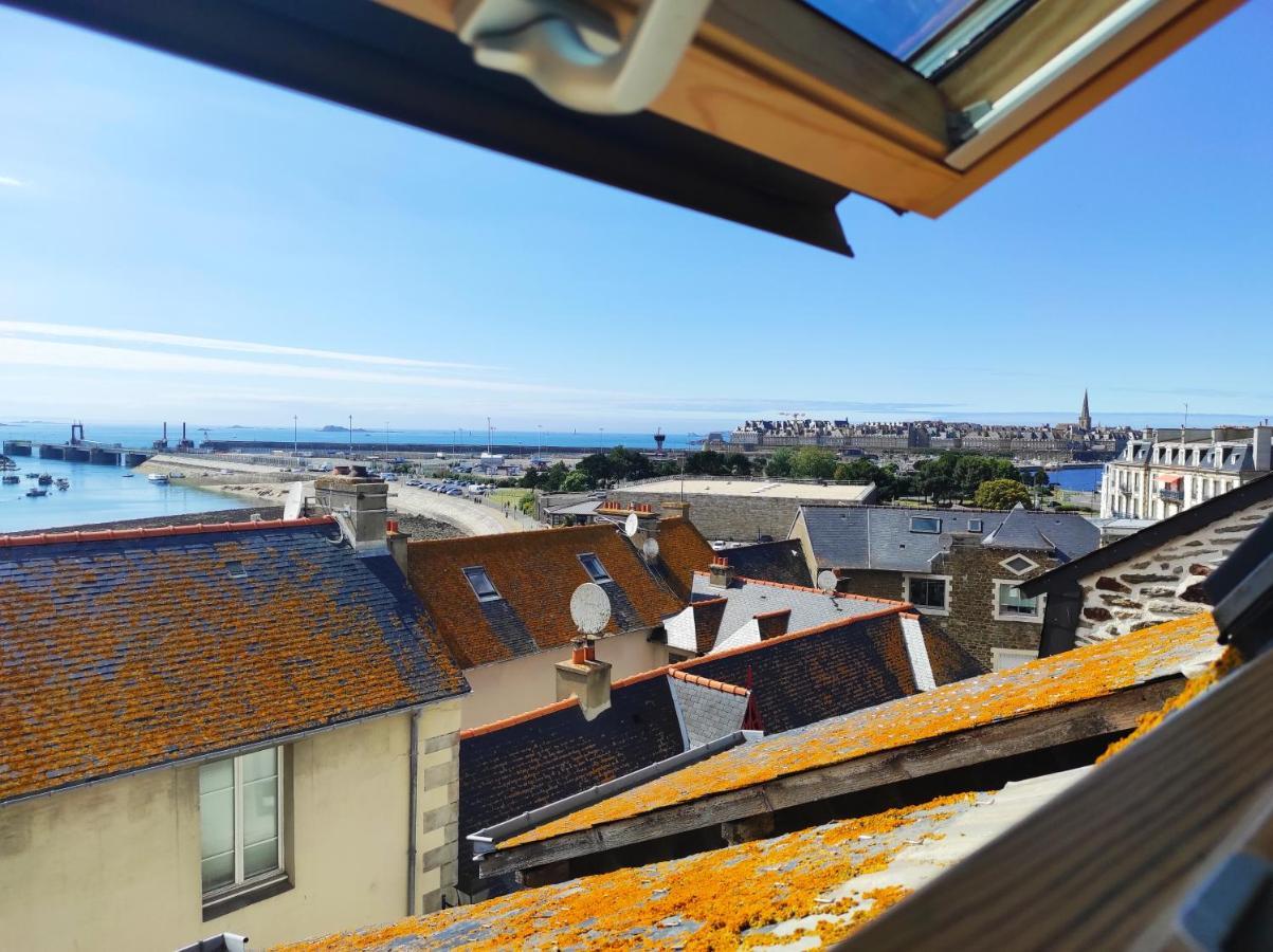 Appartement vue sur mer et sur intra muros st Malo ferry et commerces à 100 m Saint-Malo Esterno foto